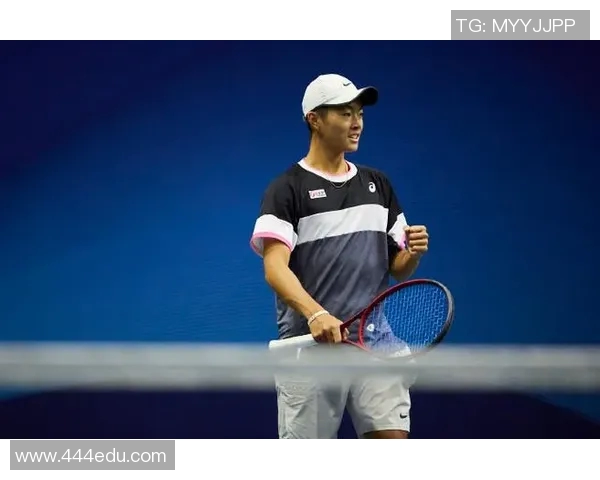 网球巨星的成长之路：从少年天才到世界冠军的奋斗历程